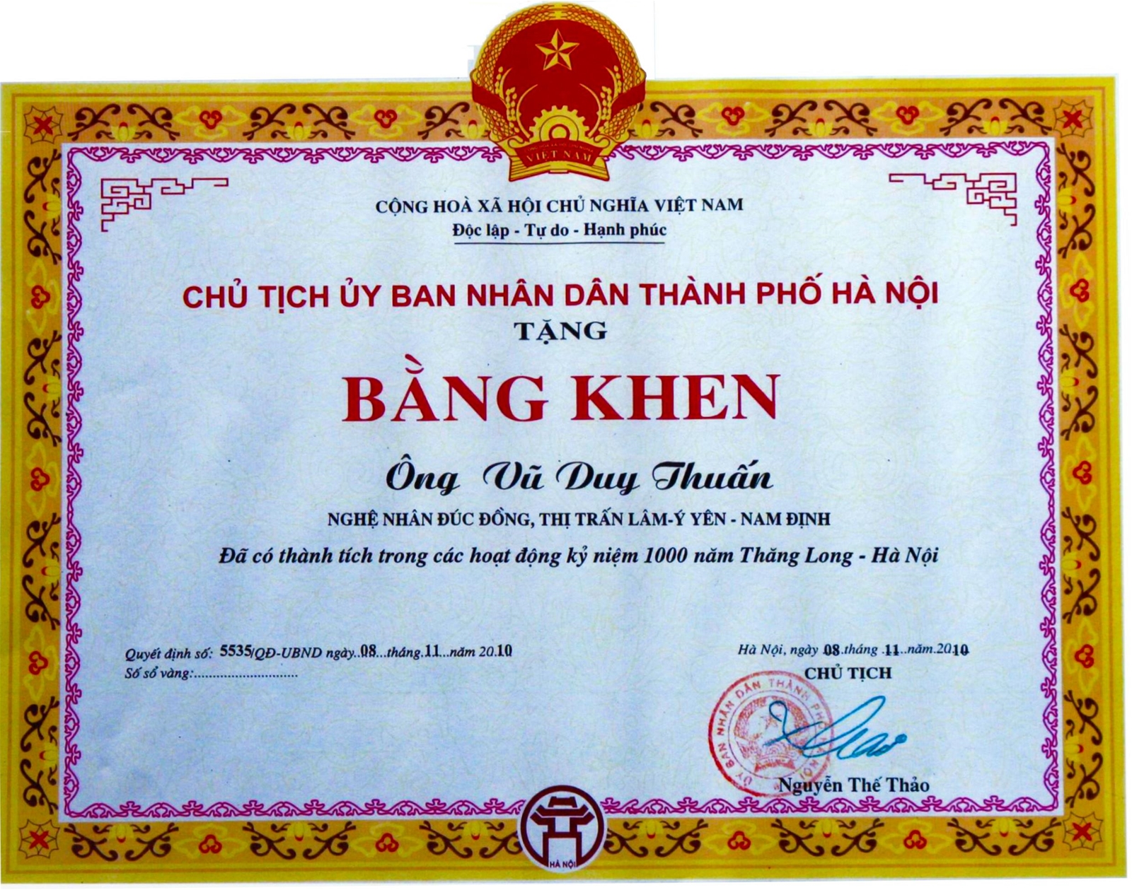 Đúc tượng đài Hoà Bình kỉ niệm 1000 năm Thăng Long – Hà Nội 