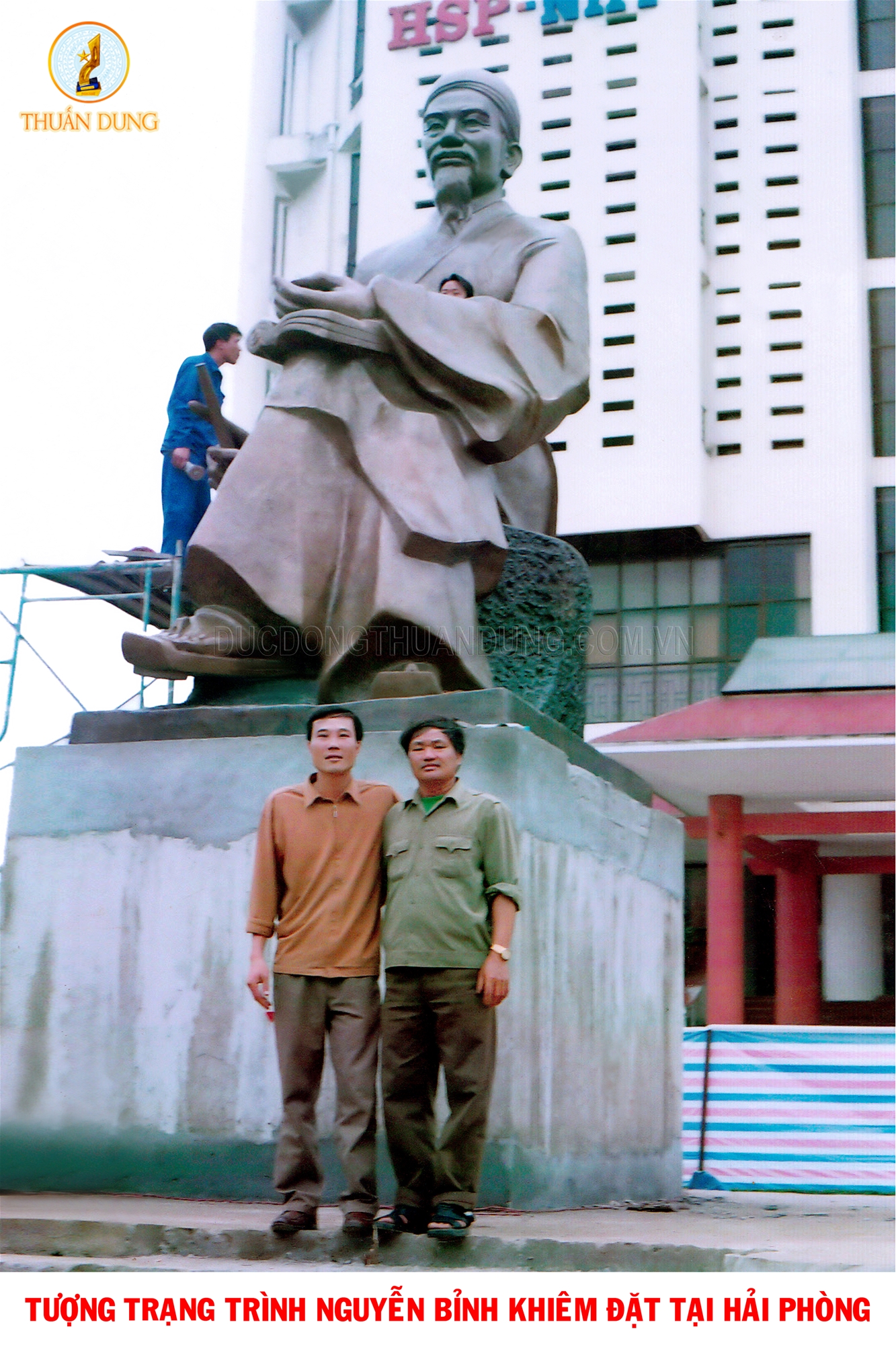 Tượng đài Trạng Trình Nguyễn Bỉnh Khiêm đặt tại Hải Phòng
